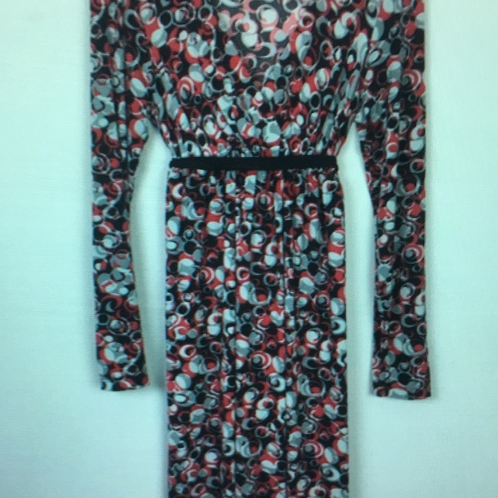 Pink and Black Sheath Dress with Long Sleeves and Crew Neck